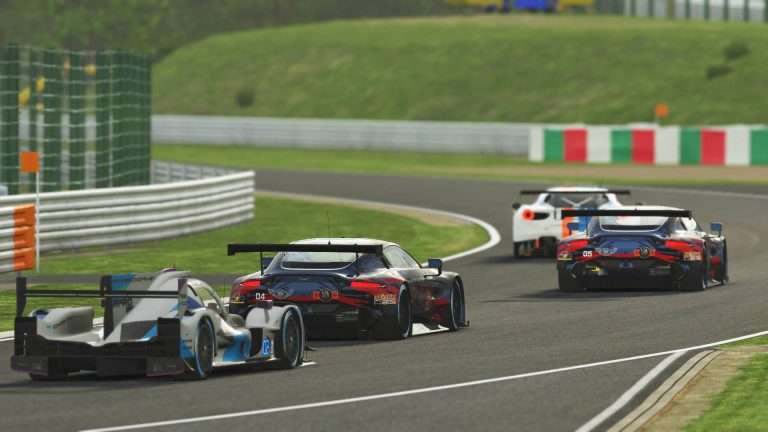 Peloton de voiture composé de deux GT3 ABRT